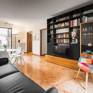  Apartment Flats4rent Luca Italy
